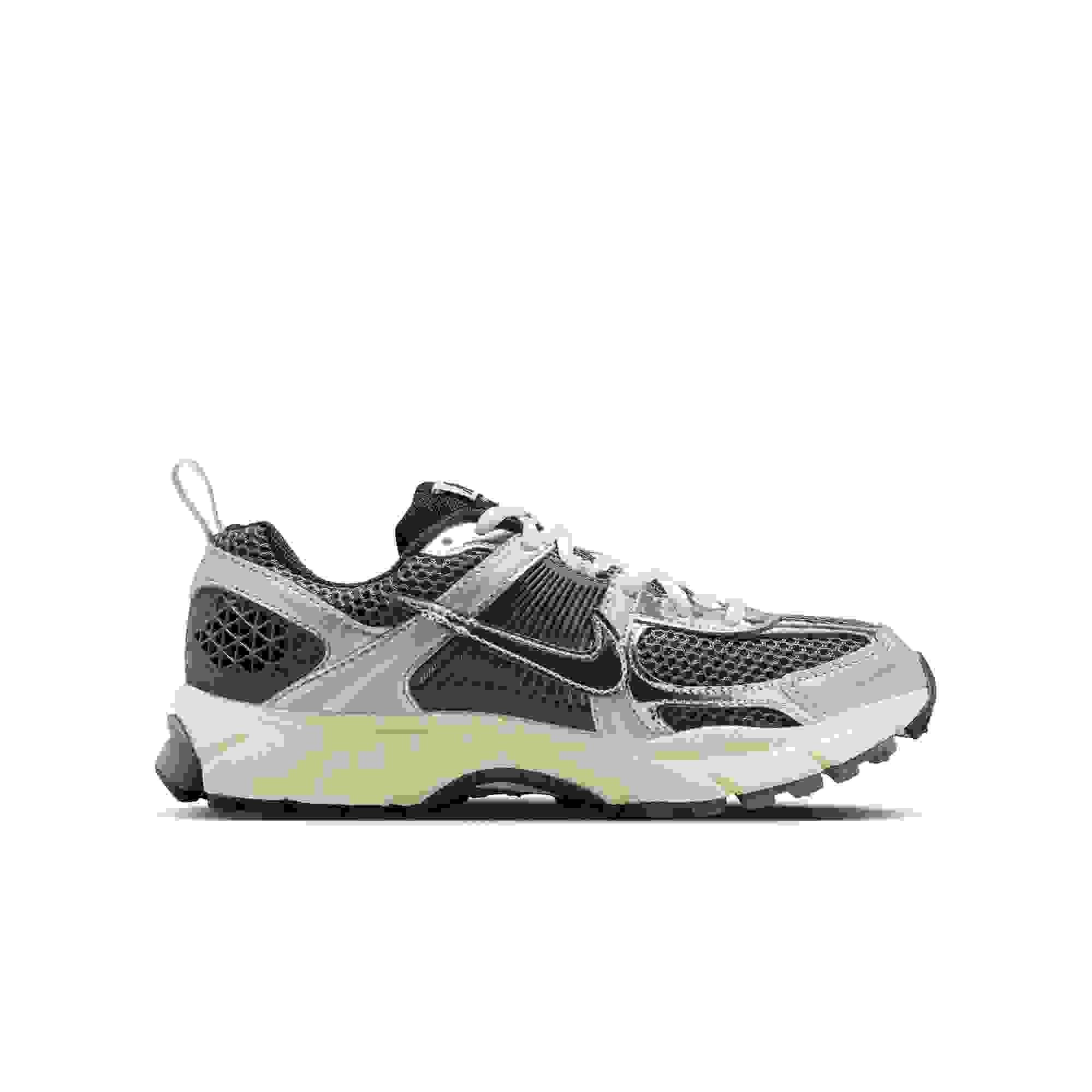 Nike Vomero 5 Grade School Boys' "Iron Grey/Chrome/Metallic Silver" Shoe